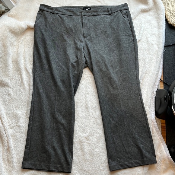 Kut from the Kloth Pants - EUC:  Kut from the Kloth Gray Trousers- Sz 24